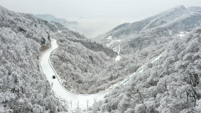 湖北?？迪稚治碲【肮?如水墨画卷